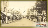 General Os�rio, rua - Conflu�ncias com a Rua Tibiri�a com a Pra�a XV. Ao fundo Edif�cio Meira J�nior ao lado do Theatro Pedro II. - Foto:  - Fonte: 