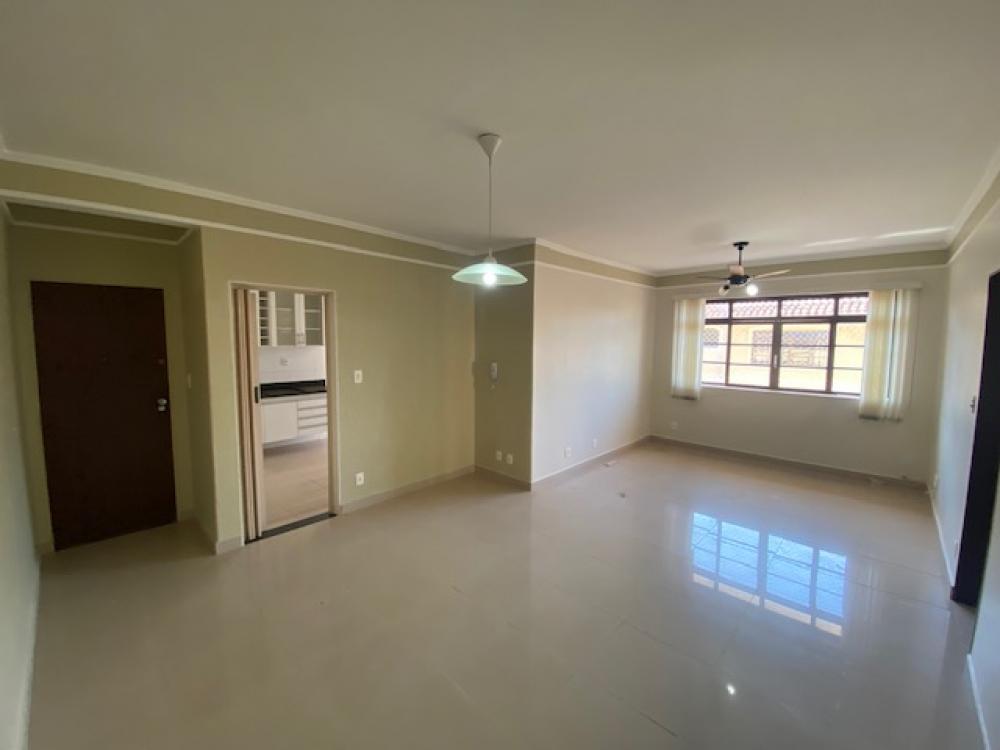 Alugar Apartamento / Padr&atilde;o em Ribeirao Preto R$ 1.500,00 - Foto 1