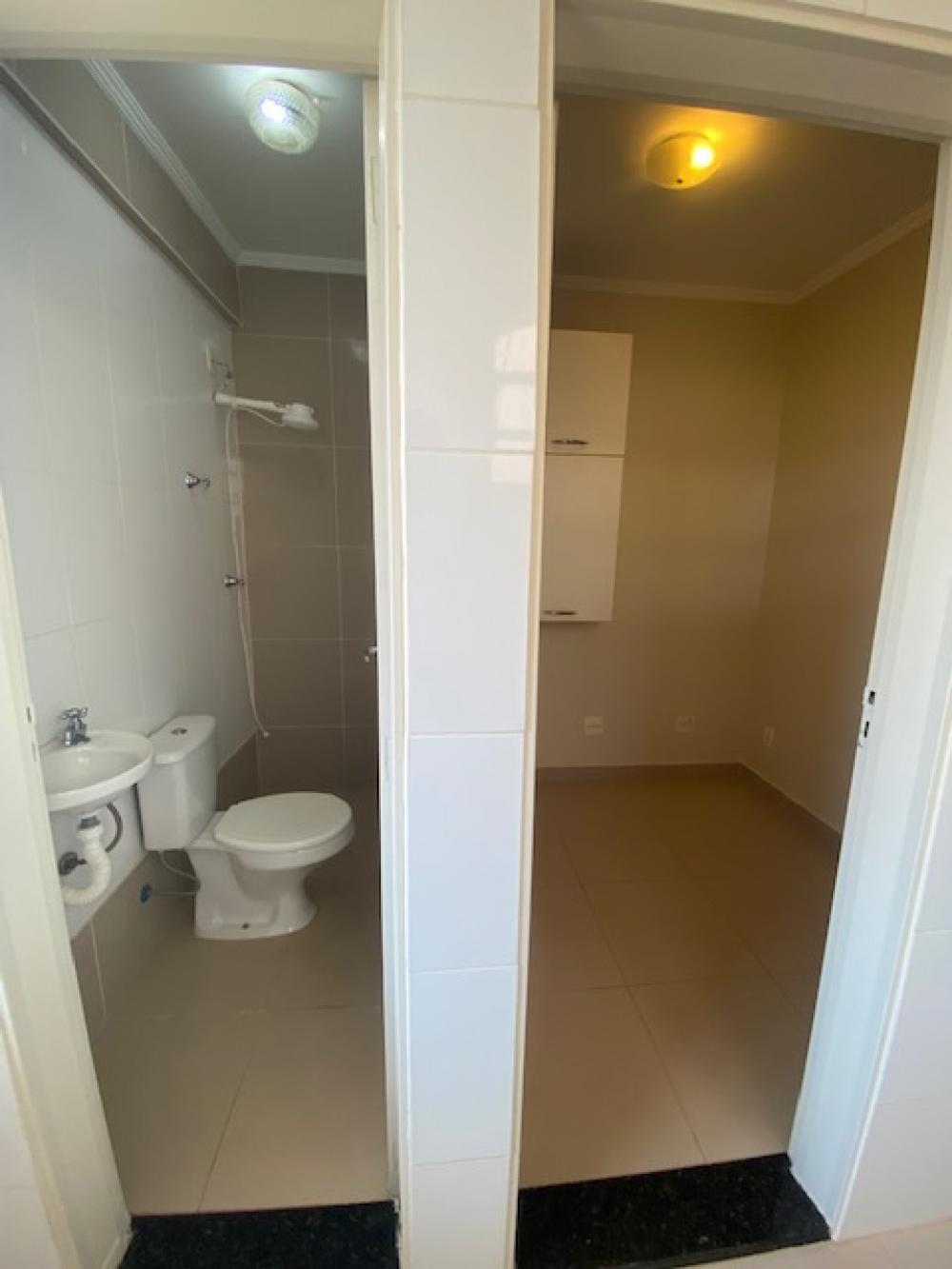 Alugar Apartamento / Padr&atilde;o em Ribeirao Preto R$ 1.500,00 - Foto 11