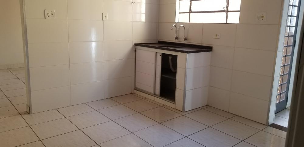 Alugar Casa / Padrão em Ribeirão Preto R$ 700,00 - Foto 13 Alugar Casa / Padrão em Ribeirão Preto R$ 700,00 - Foto 13