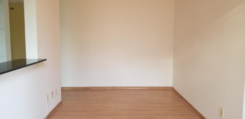 Alugar Apartamento / Padr&atilde;o em Ribeir&atilde;o Preto R$ 1.000,00 - Foto 2
