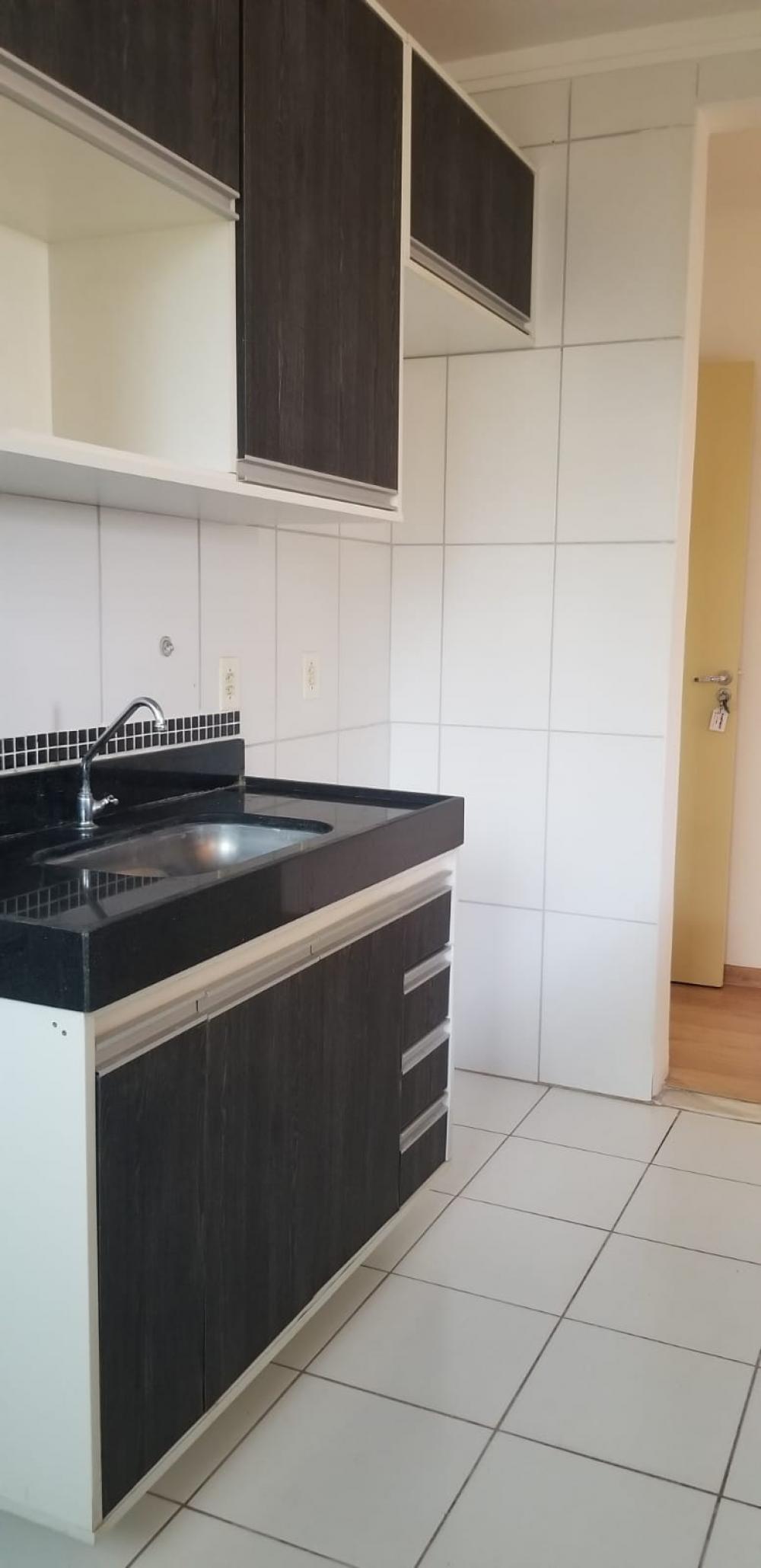 Alugar Apartamento / Padr&atilde;o em Ribeir&atilde;o Preto R$ 1.000,00 - Foto 11