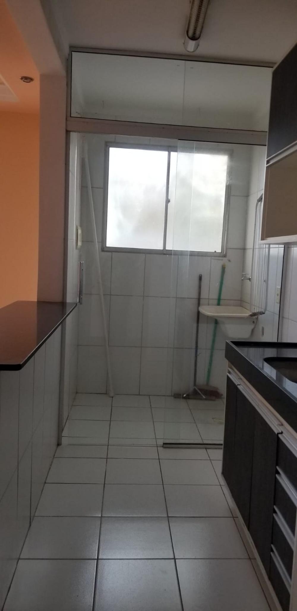 Alugar Apartamento / Padr&atilde;o em Ribeir&atilde;o Preto R$ 1.000,00 - Foto 12