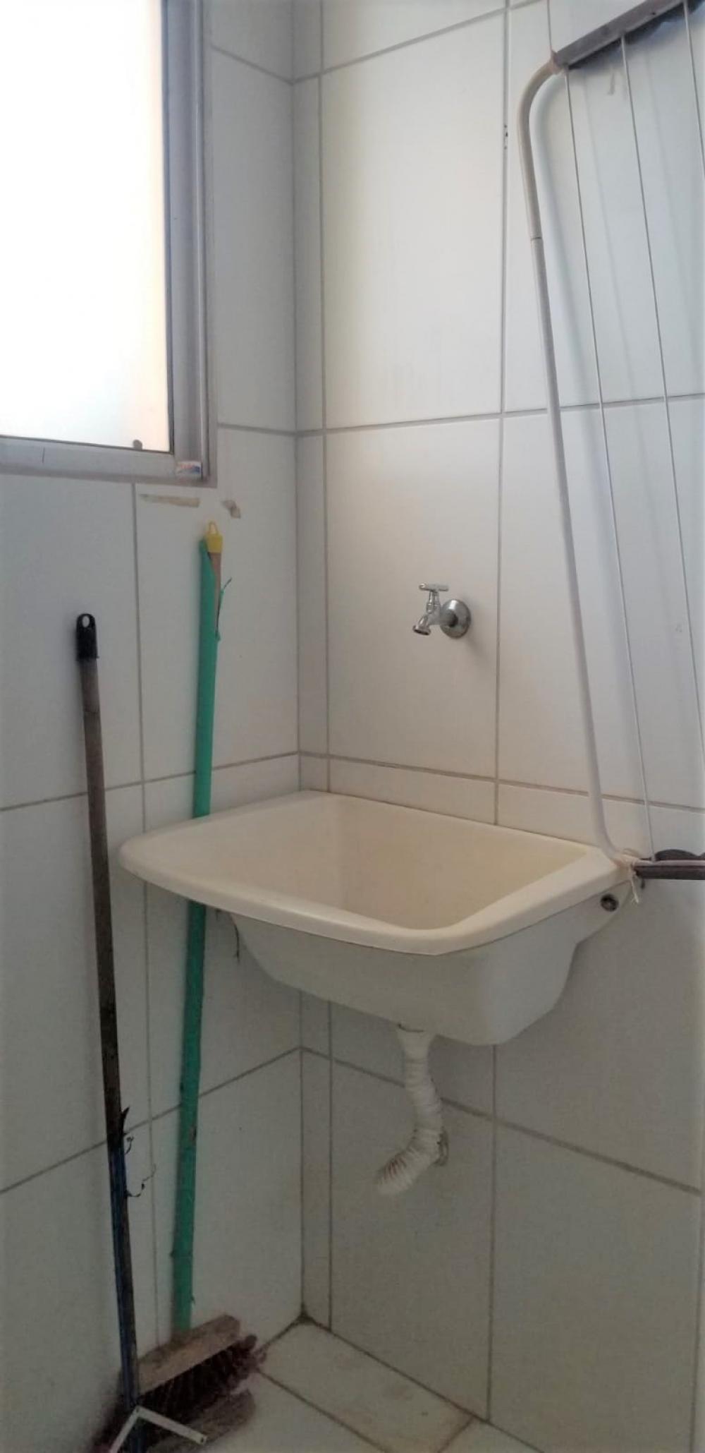 Alugar Apartamento / Padr&atilde;o em Ribeir&atilde;o Preto R$ 1.000,00 - Foto 13