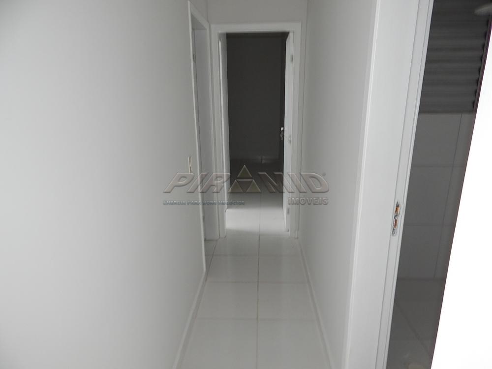Alugar Apartamento / Padr&atilde;o em Ribeir&atilde;o Preto R$ 840,00 - Foto 3