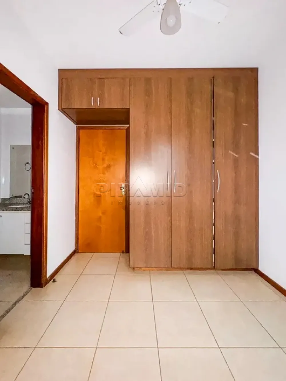 Alugar Apartamento / Padr&atilde;o em Ribeir&atilde;o Preto R$ 1.900,00 - Foto 5