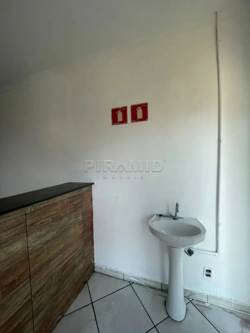 Alugar Comercial / Sal&atilde;o em Ribeir&atilde;o Preto R$ 1.750,00 - Foto 2