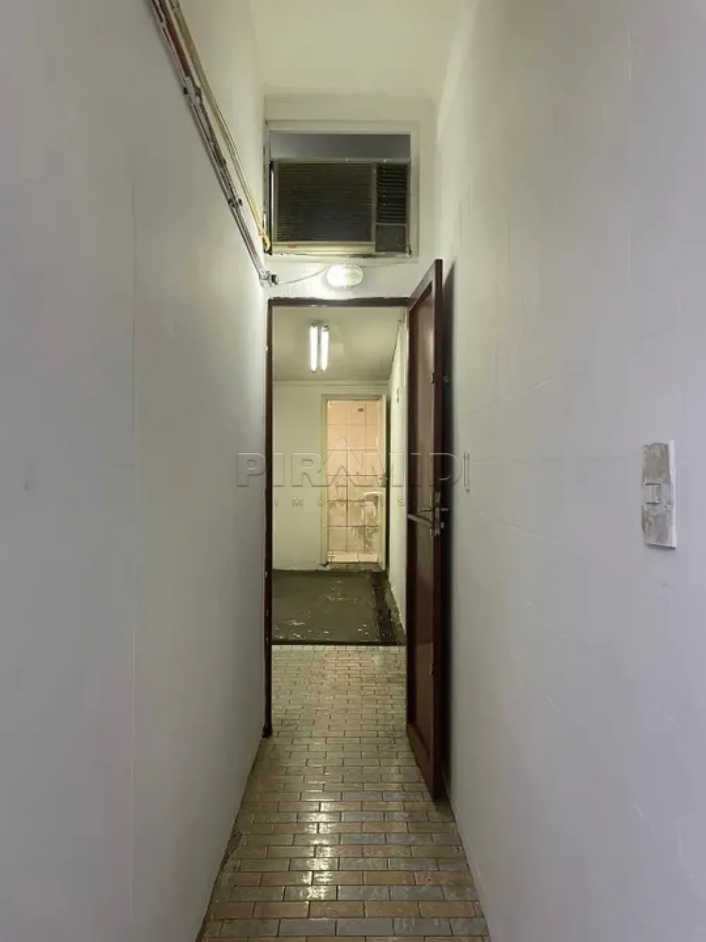Alugar Comercial / Sal&atilde;o em Ribeir&atilde;o Preto R$ 1.750,00 - Foto 8