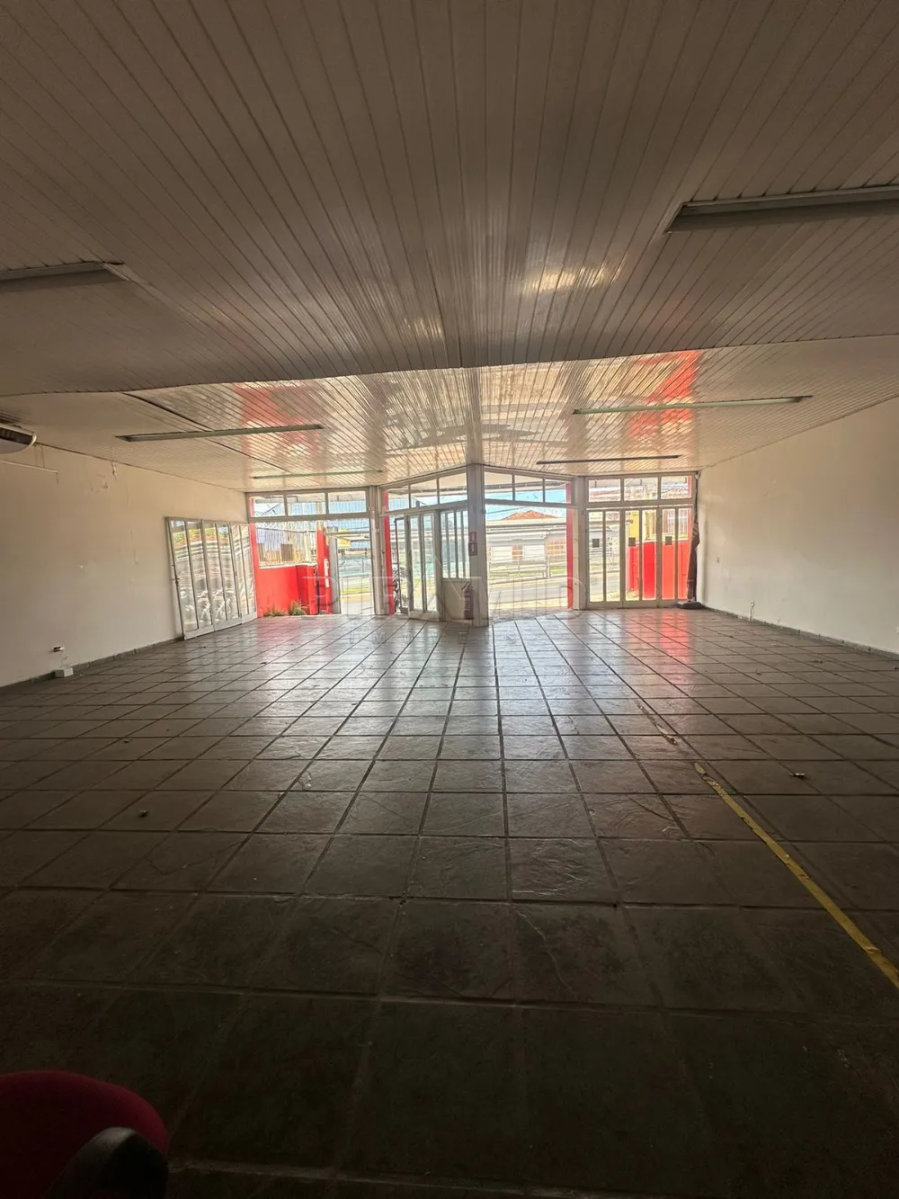 Alugar Comercial / Sal&atilde;o em Ribeir&atilde;o Preto R$ 3.300,00 - Foto 2