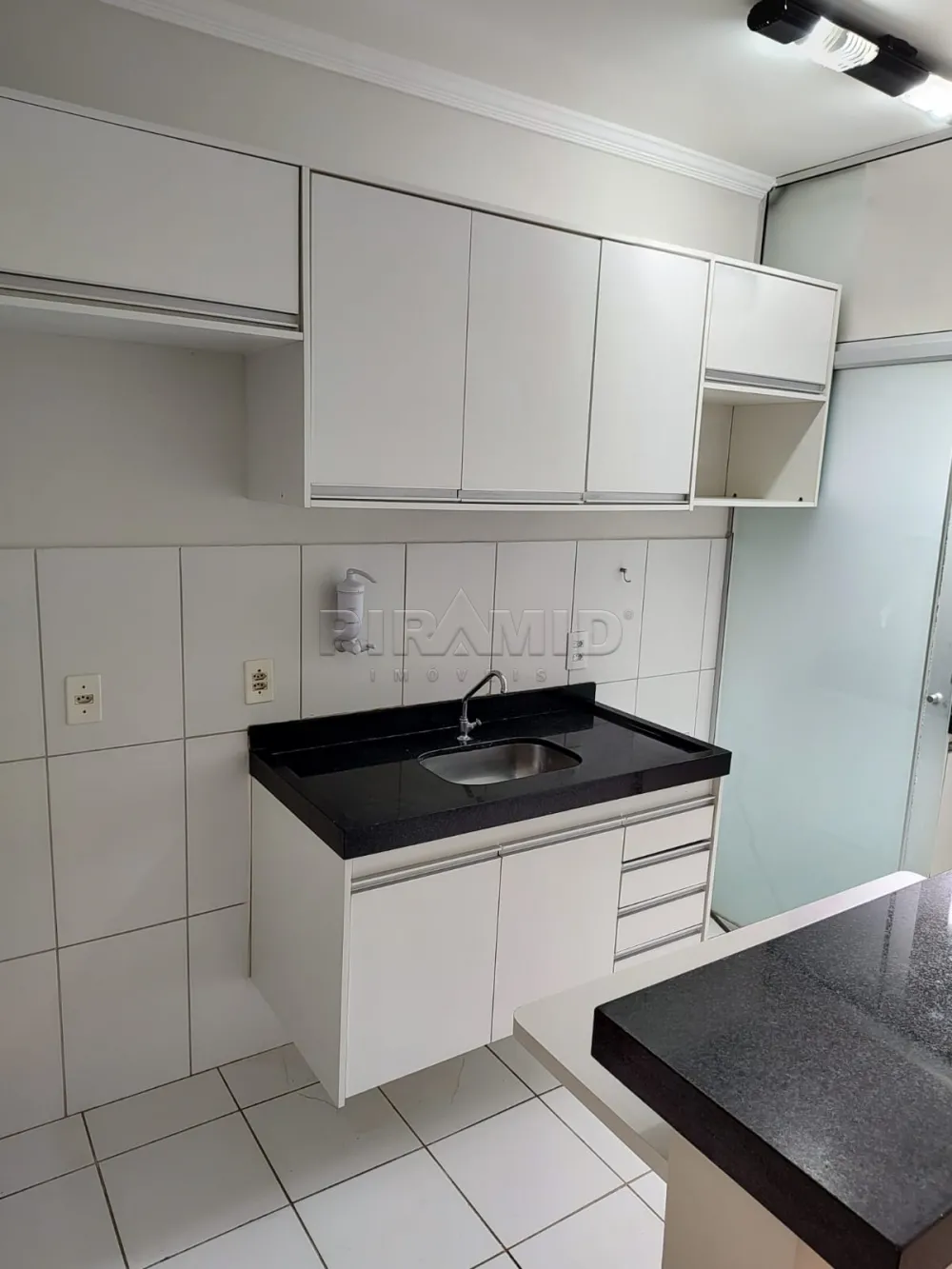 Alugar Apartamento / Padr&atilde;o em Ribeir&atilde;o Preto R$ 1.500,00 - Foto 5