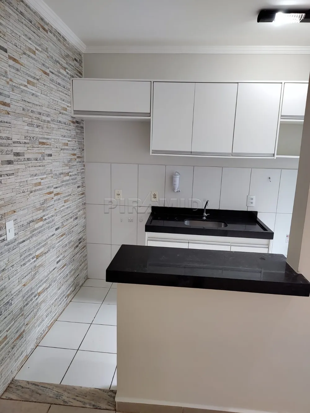 Alugar Apartamento / Padr&atilde;o em Ribeir&atilde;o Preto R$ 1.500,00 - Foto 4