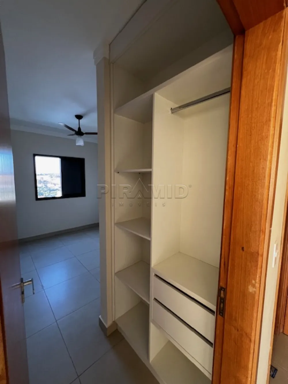 Alugar Apartamento / Padr&atilde;o em Ribeir&atilde;o Preto R$ 1.700,00 - Foto 7