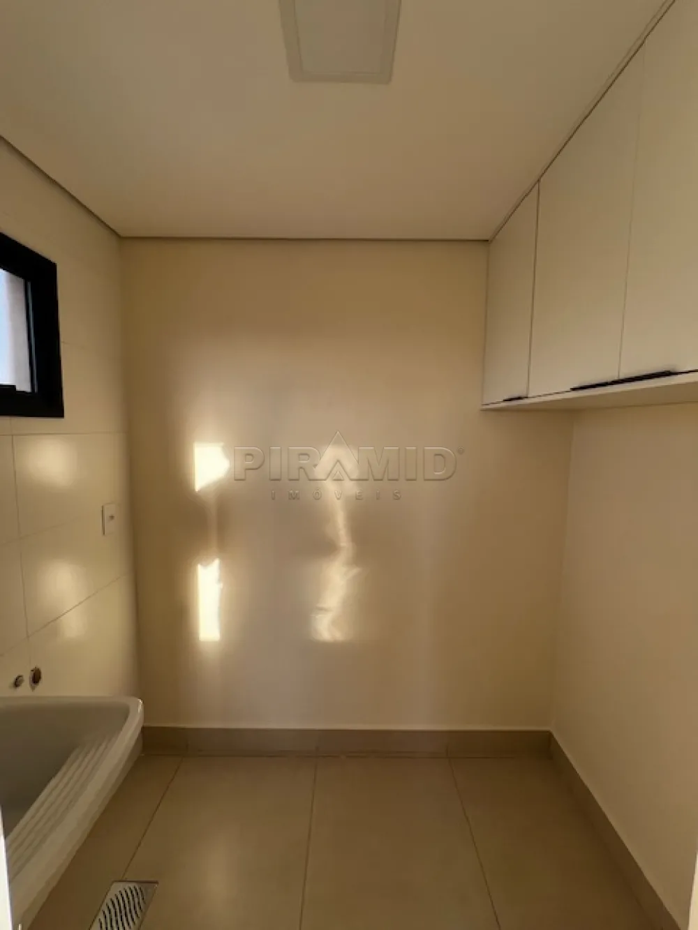 Alugar Apartamento / Padr&atilde;o em Ribeir&atilde;o Preto R$ 1.700,00 - Foto 12