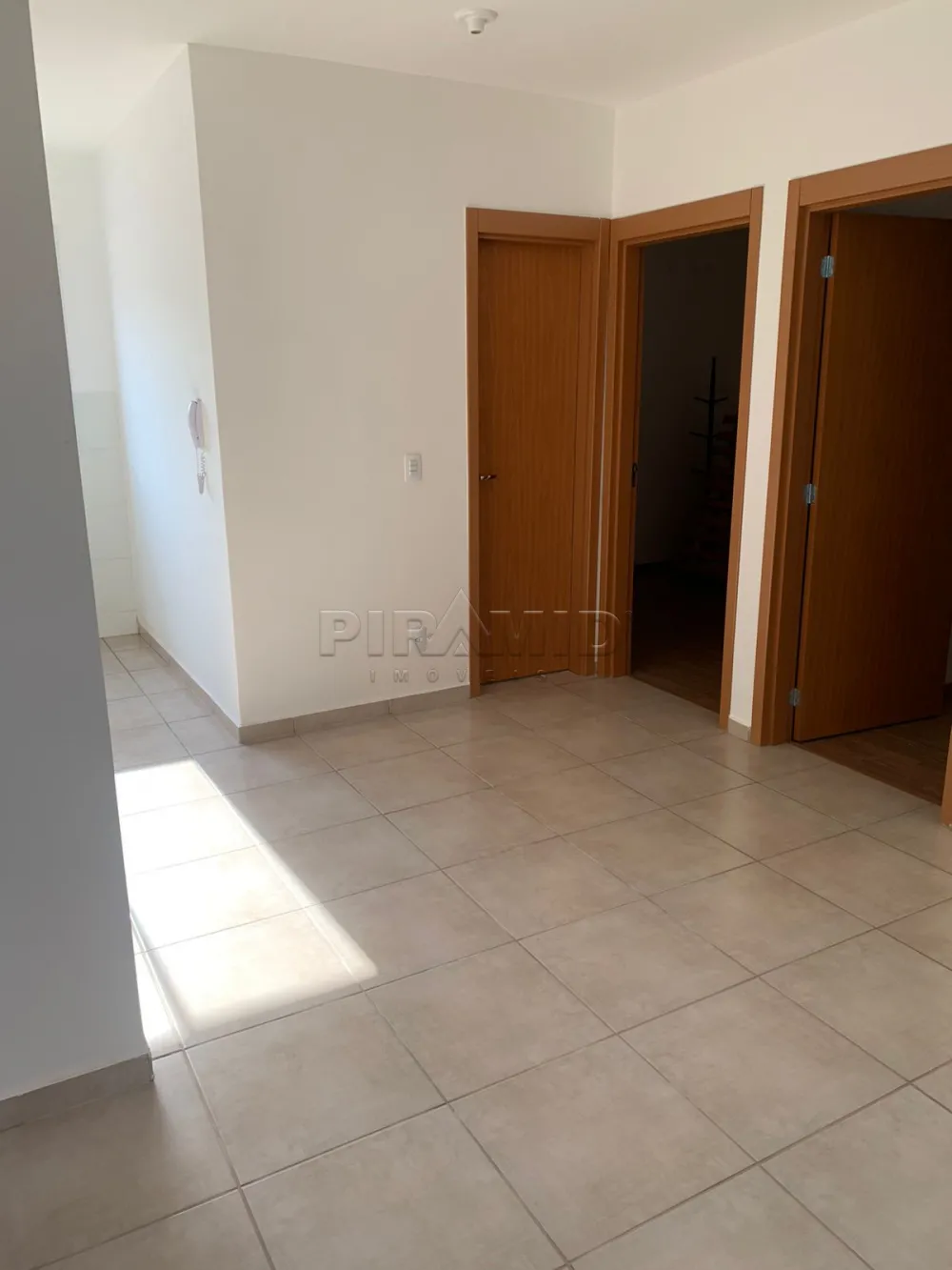 Alugar Apartamento / Padr&atilde;o em Bonfim Paulista R$ 900,00 - Foto 2