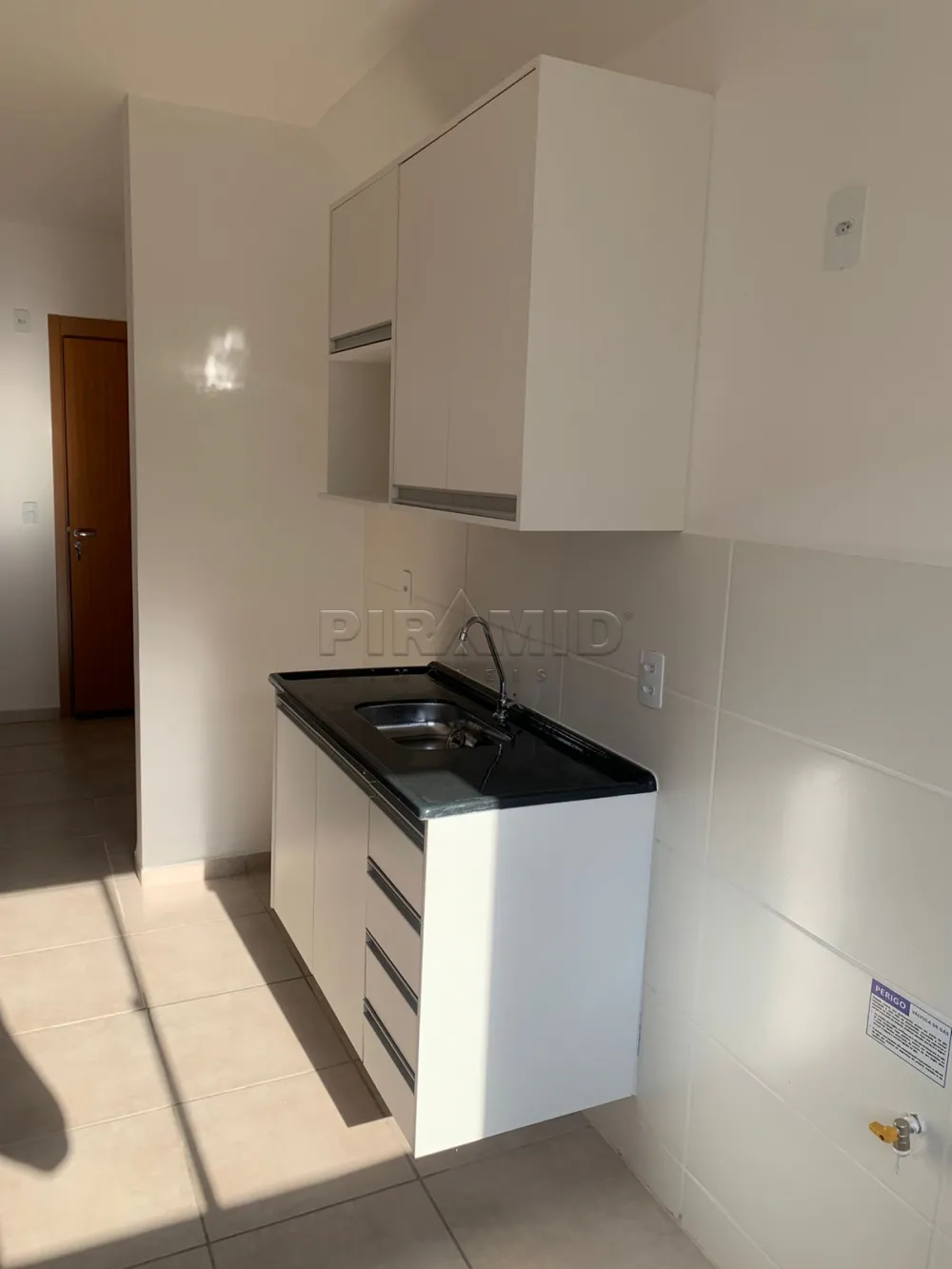 Alugar Apartamento / Padr&atilde;o em Bonfim Paulista R$ 900,00 - Foto 17