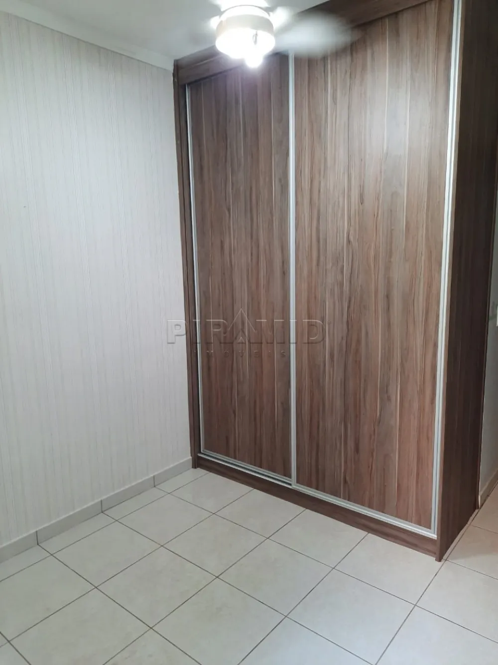 Alugar Apartamento / Padrão em Ribeirão Preto R$ 1.700,00 - Foto 7