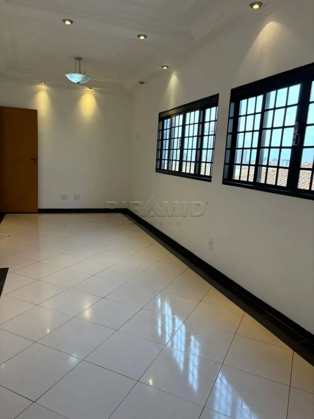 Alugar Apartamento / Padrão em Ribeirão Preto R$ 1.250,00 - Foto 2