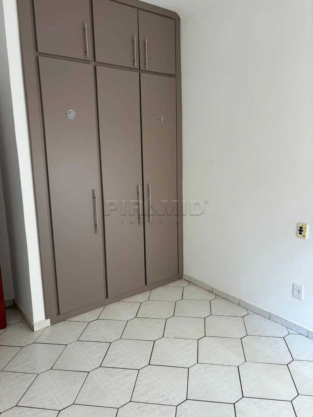 Alugar Apartamento / Padrão em Ribeirão Preto R$ 1.250,00 - Foto 8