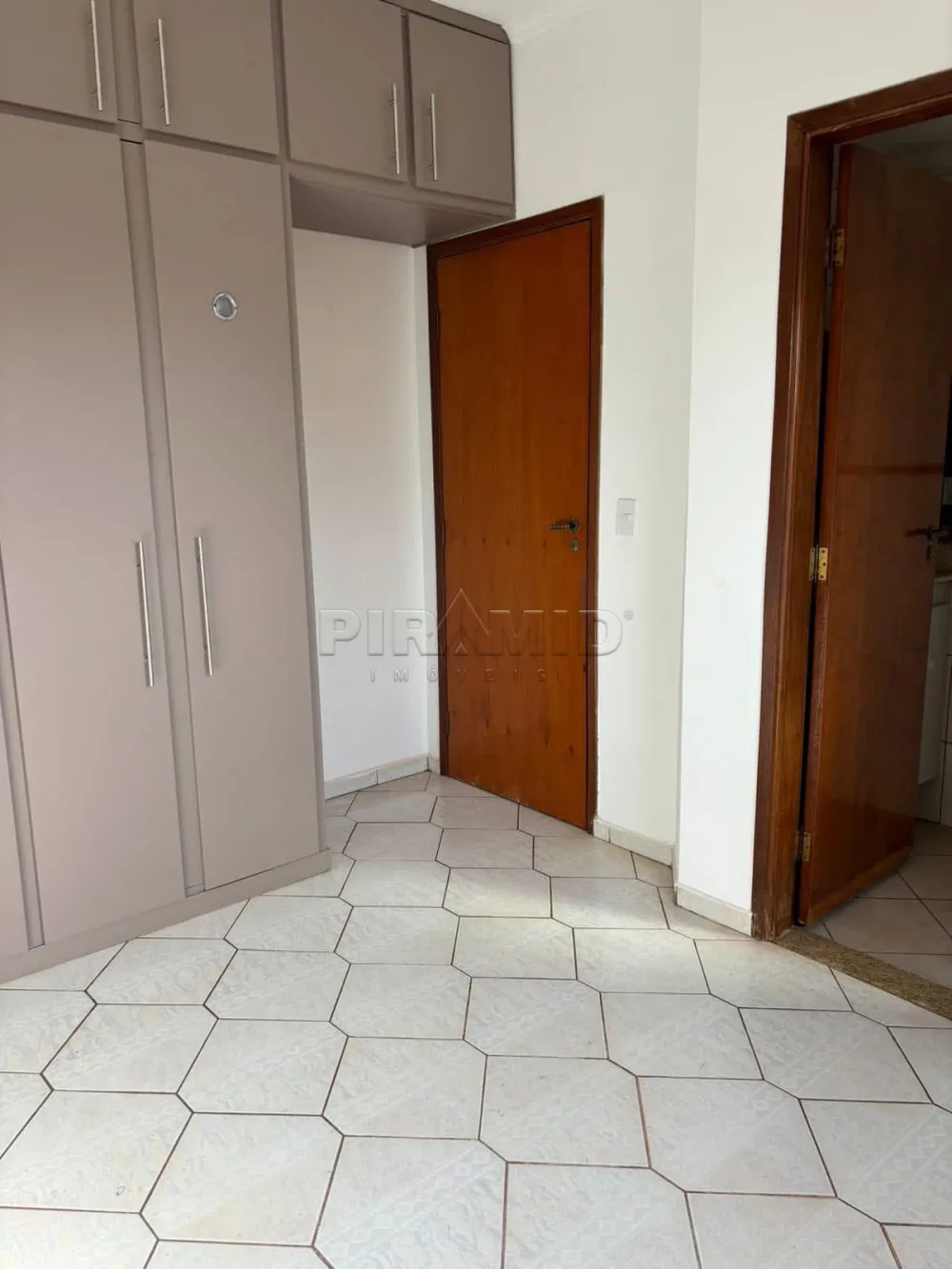 Alugar Apartamento / Padrão em Ribeirão Preto R$ 1.250,00 - Foto 11