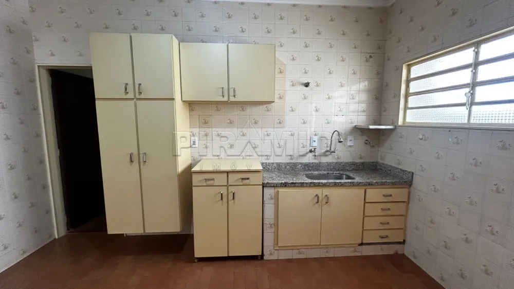 Alugar Casa / Padrão em Ribeirão Preto R$ 1.800,00 - Foto 4