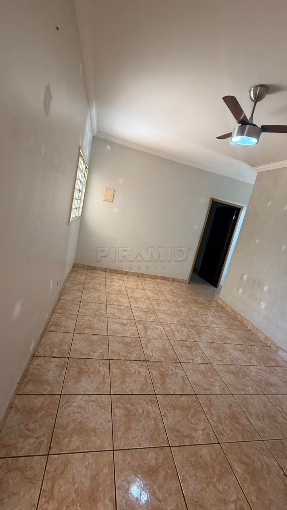 Alugar Casa / Padrão em Ribeirão Preto R$ 1.300,00 - Foto 3