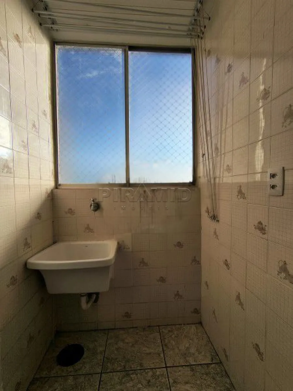 Alugar Apartamento / Padr&atilde;o em Ribeir&atilde;o Preto R$ 800,00 - Foto 4