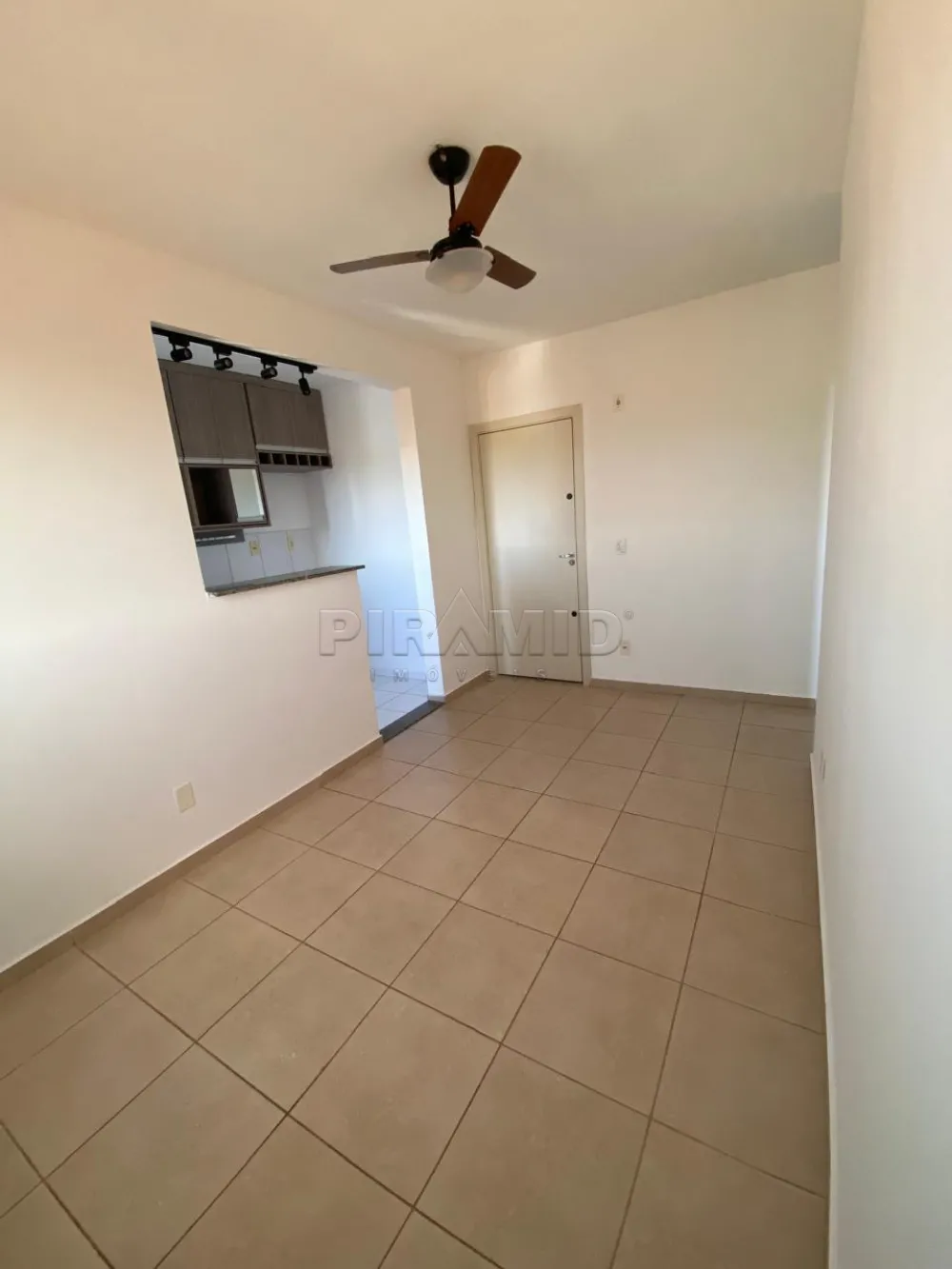 Alugar Apartamento / Padr&atilde;o em Ribeir&atilde;o Preto R$ 1.500,00 - Foto 2