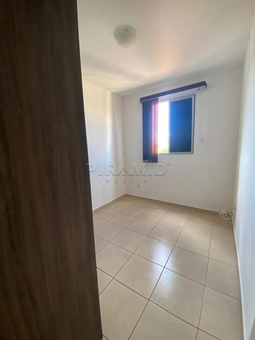 Alugar Apartamento / Padr&atilde;o em Ribeir&atilde;o Preto R$ 1.500,00 - Foto 5