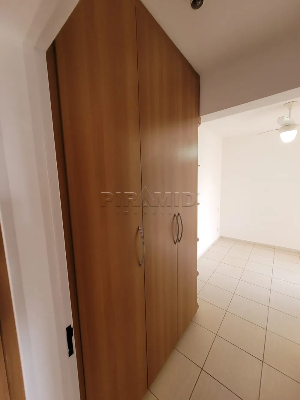 Alugar Apartamento / Padr&atilde;o em Ribeir&atilde;o Preto R$ 1.600,00 - Foto 9