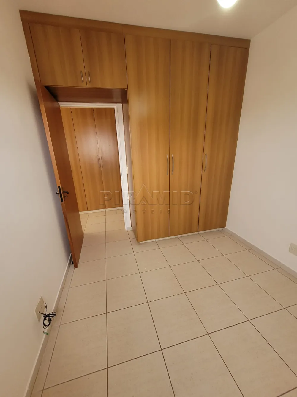Alugar Apartamento / Padr&atilde;o em Ribeir&atilde;o Preto R$ 1.600,00 - Foto 11