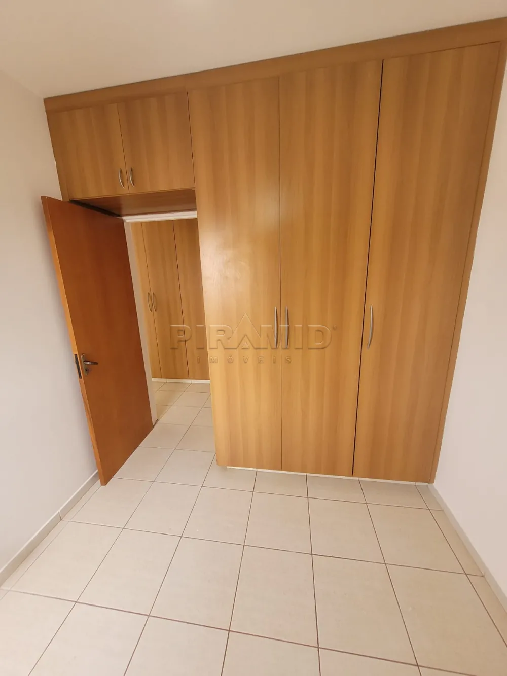 Alugar Apartamento / Padr&atilde;o em Ribeir&atilde;o Preto R$ 1.600,00 - Foto 12