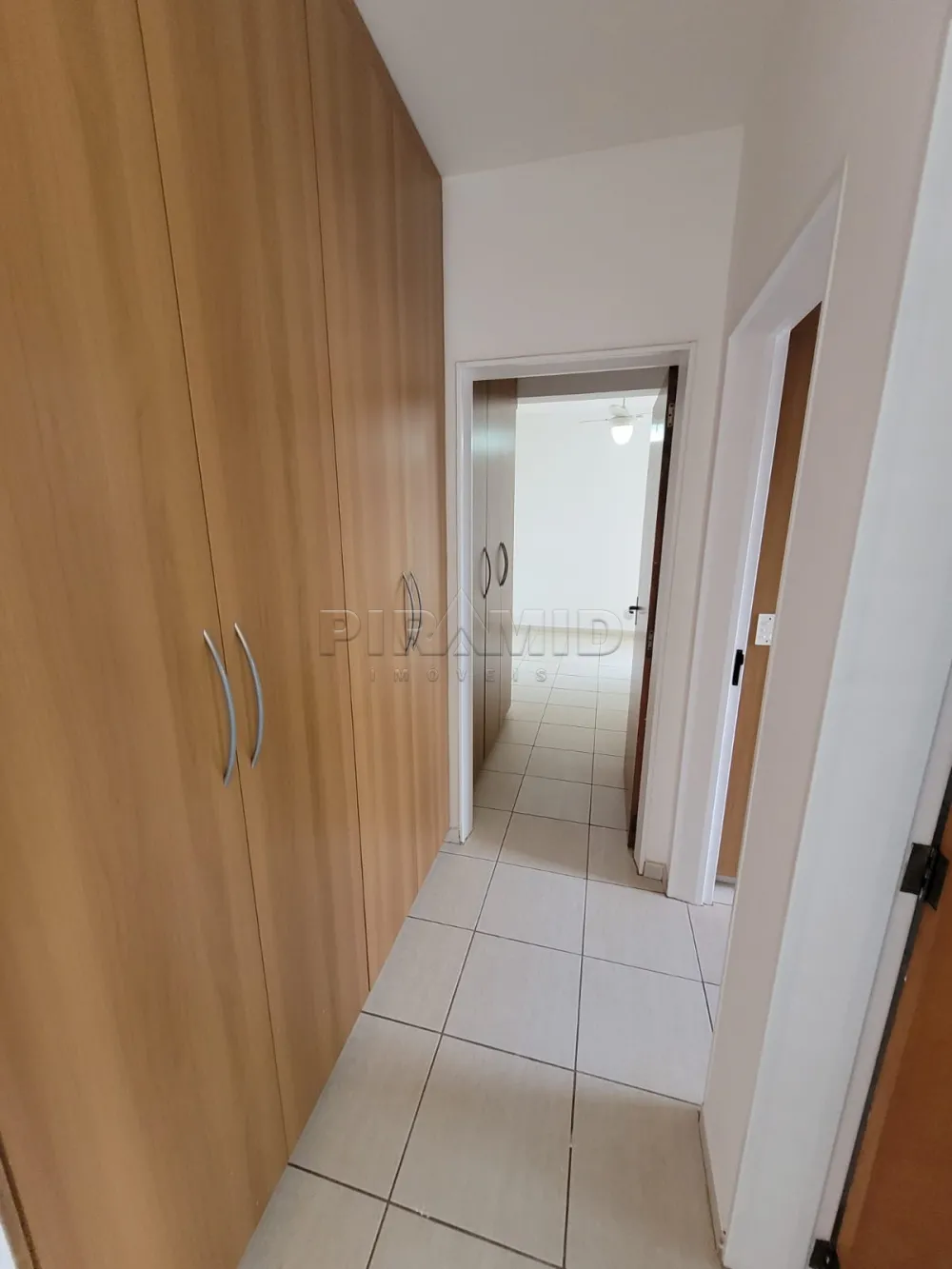 Alugar Apartamento / Padr&atilde;o em Ribeir&atilde;o Preto R$ 1.600,00 - Foto 14