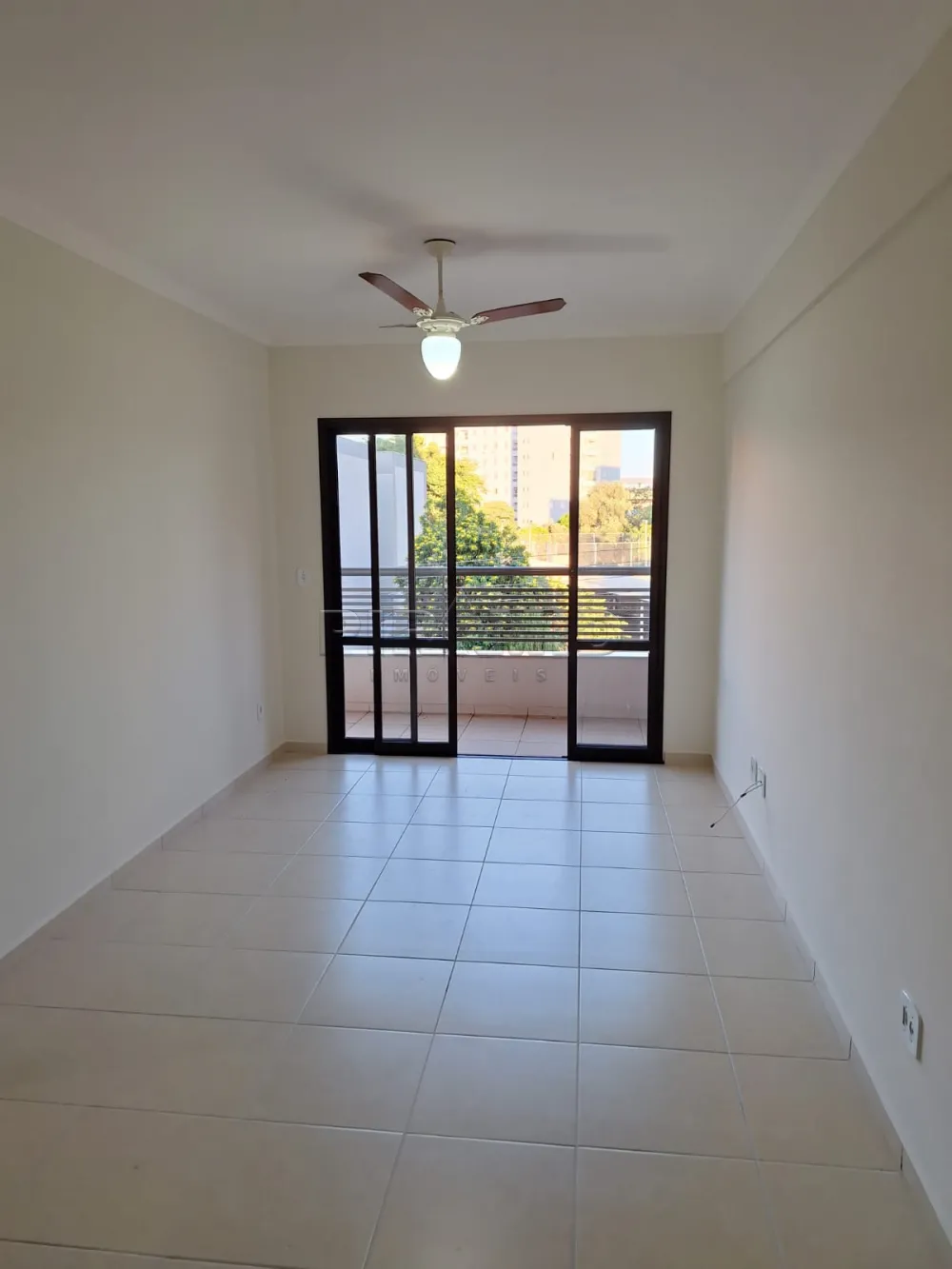 Alugar Apartamento / Padr&atilde;o em Ribeir&atilde;o Preto R$ 2.000,00 - Foto 2