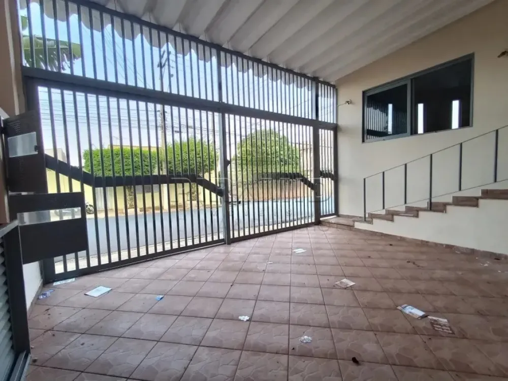 Alugar Casa / Padr&atilde;o em Ribeir&atilde;o Preto R$ 1.900,00 - Foto 1