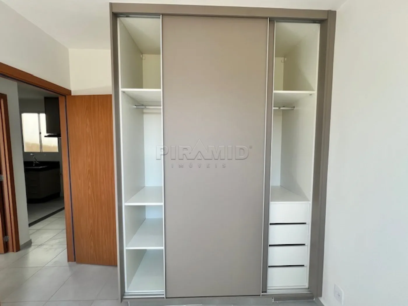 Alugar Apartamento / Padrão em Ribeirão Preto R$ 1.900,00 - Foto 5