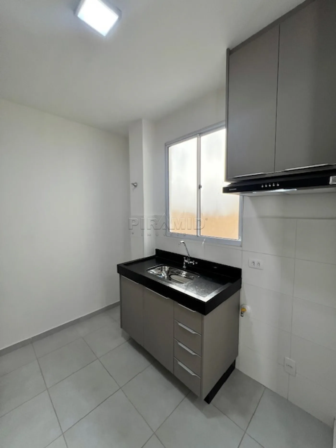 Alugar Apartamento / Padrão em Ribeirão Preto R$ 1.900,00 - Foto 12