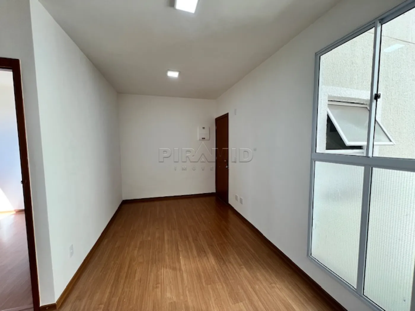 Alugar Apartamento / Padrão em Ribeirão Preto R$ 1.650,00 - Foto 2