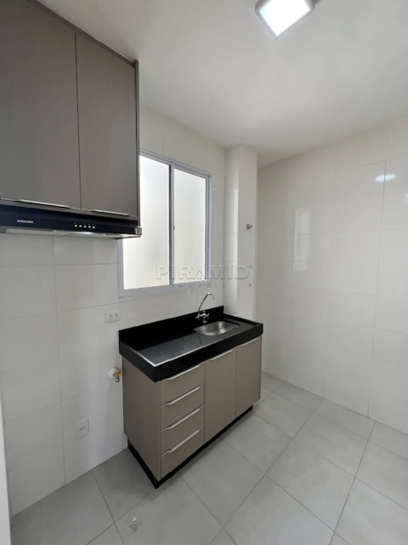 Alugar Apartamento / Padrão em Ribeirão Preto R$ 1.650,00 - Foto 9