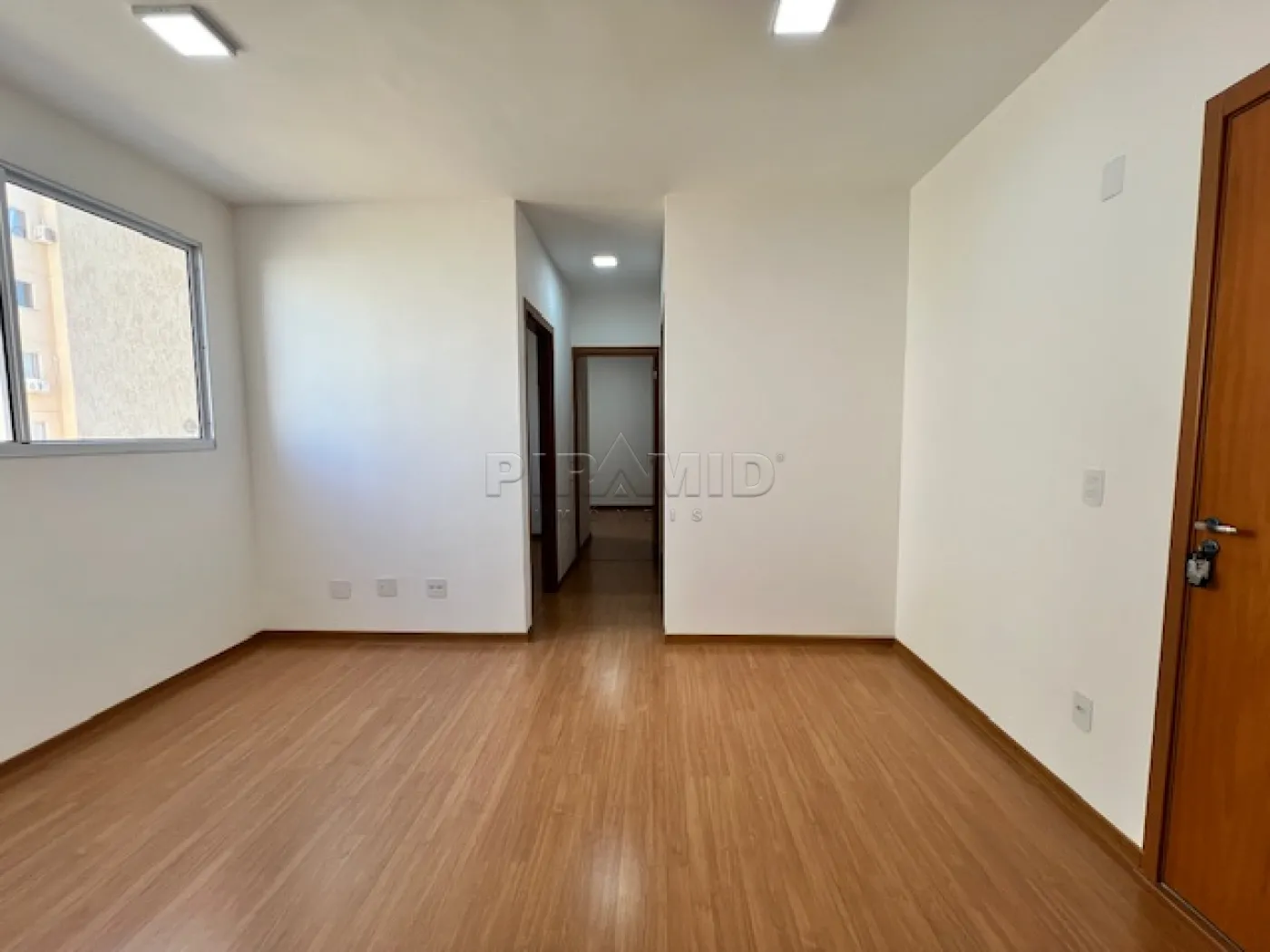 Alugar Apartamento / Padrão em Ribeirão Preto R$ 1.650,00 - Foto 2