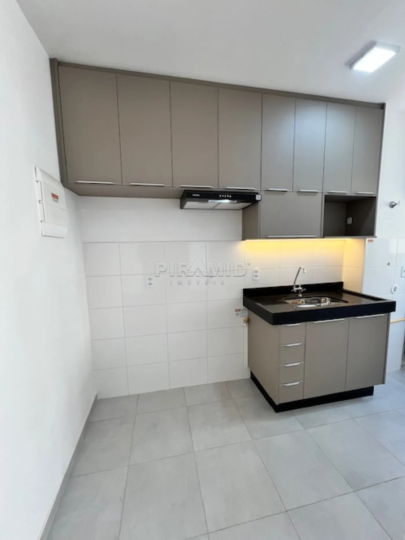 Alugar Apartamento / Padrão em Ribeirão Preto R$ 1.650,00 - Foto 9