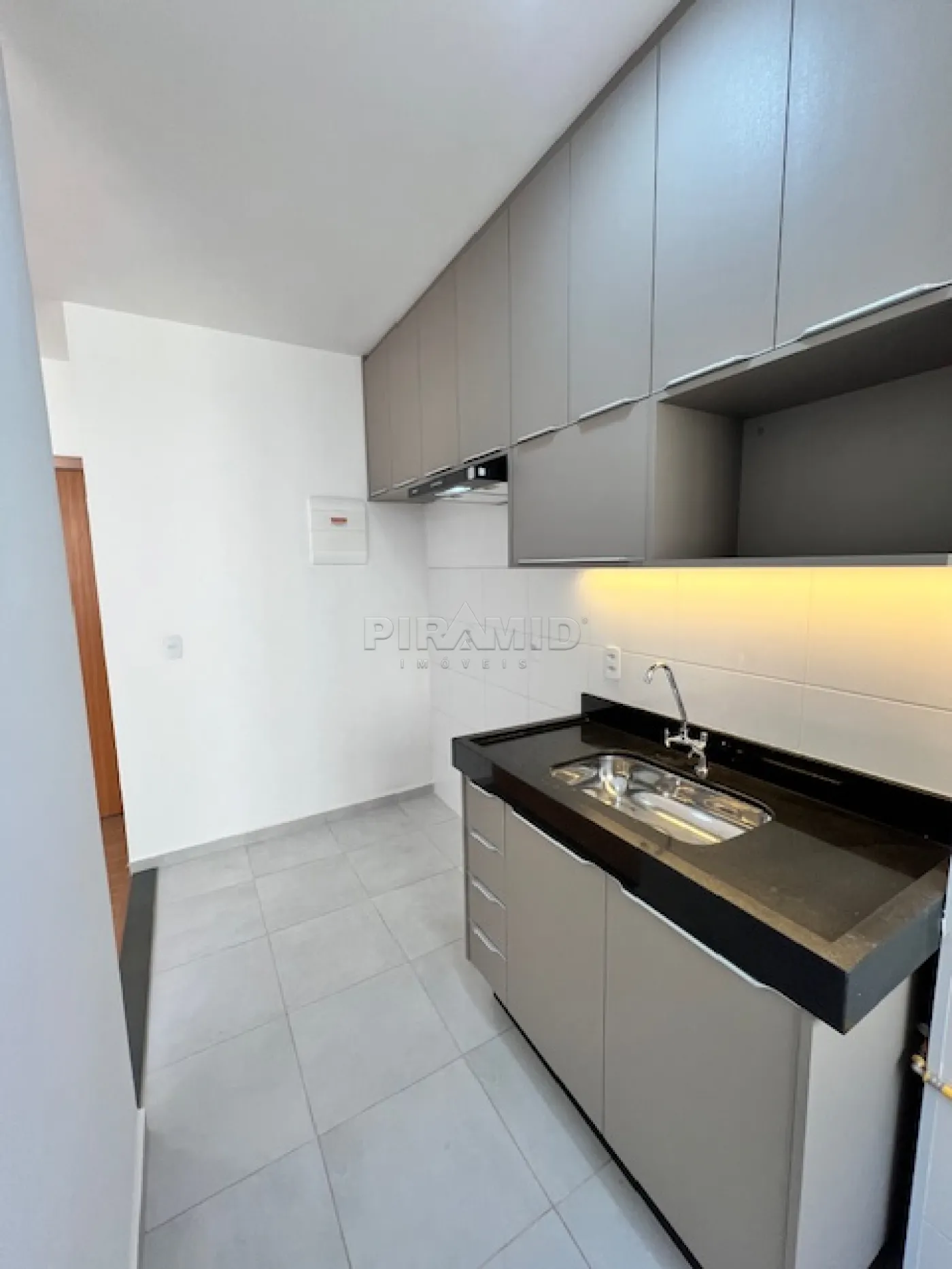Alugar Apartamento / Padrão em Ribeirão Preto R$ 1.650,00 - Foto 10