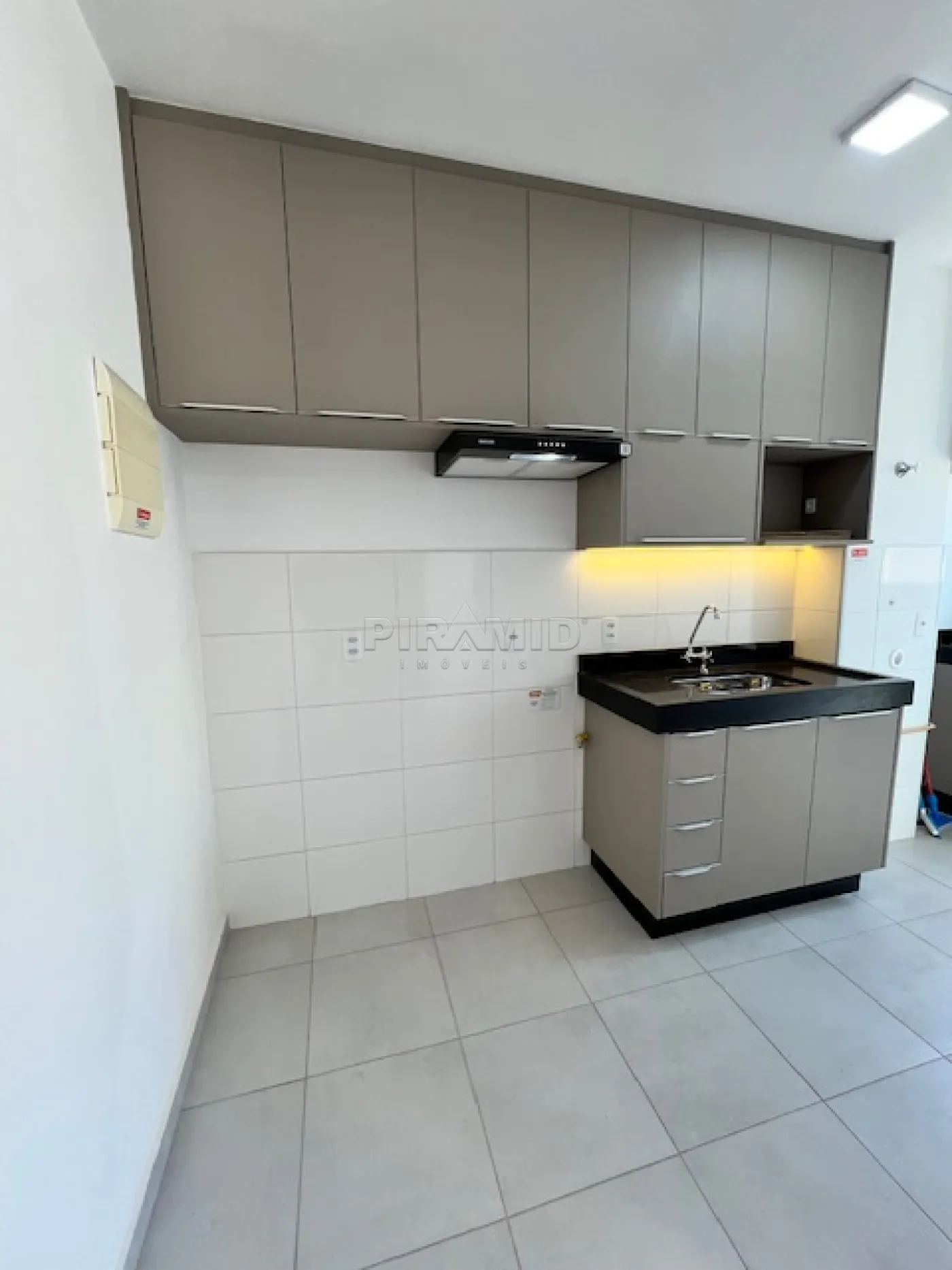 Alugar Apartamento / Padrão em Ribeirão Preto R$ 1.650,00 - Foto 9