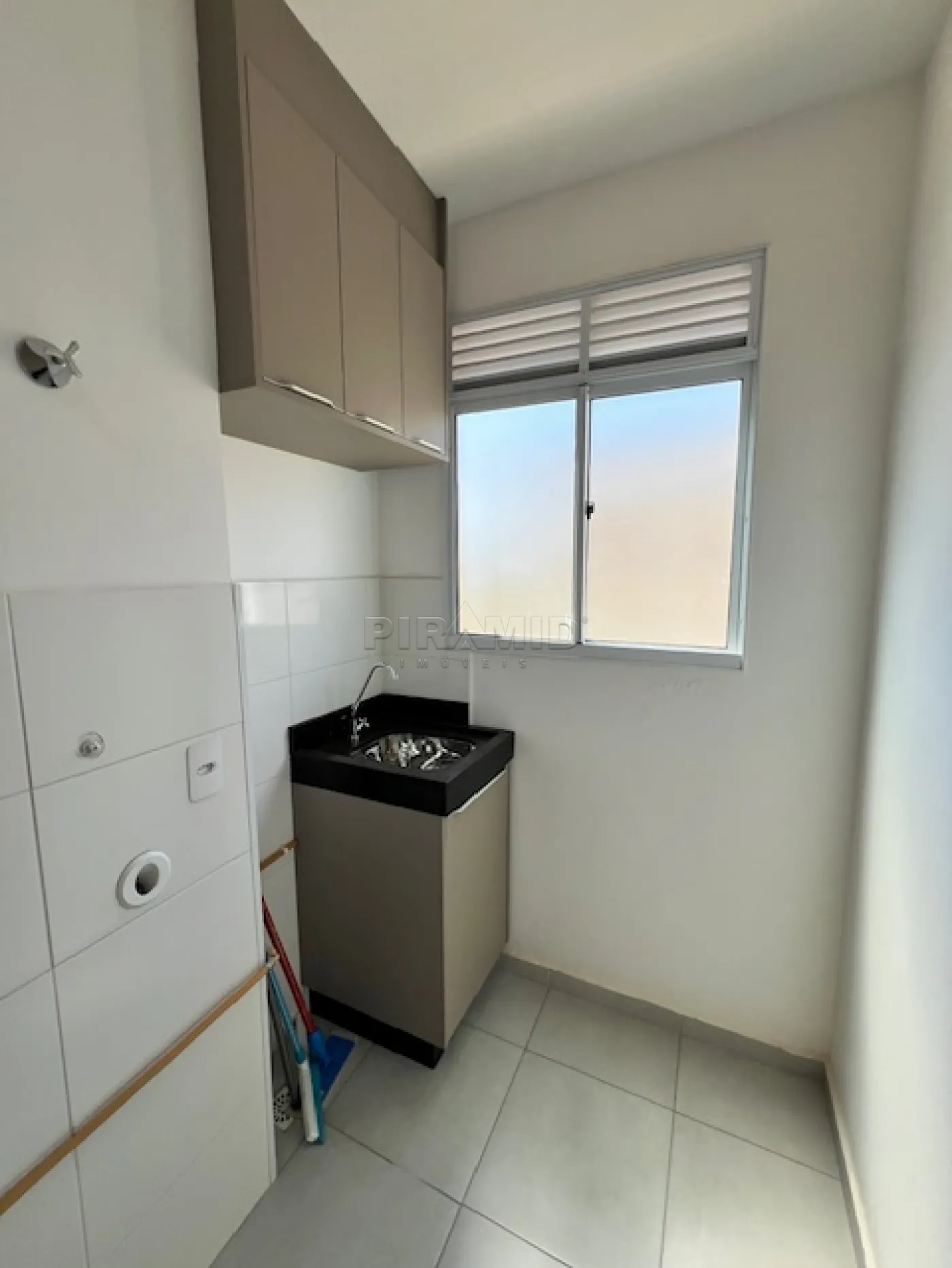 Alugar Apartamento / Padrão em Ribeirão Preto R$ 1.650,00 - Foto 11