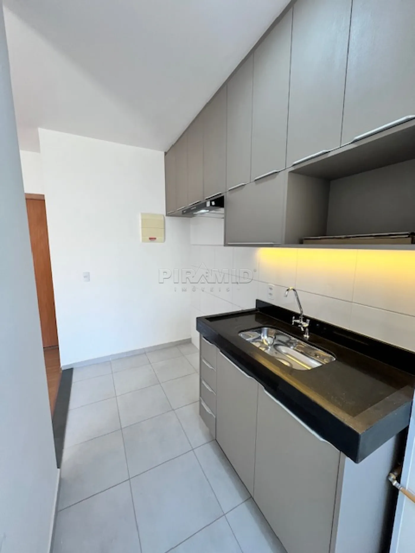 Alugar Apartamento / Padrão em Ribeirão Preto R$ 1.650,00 - Foto 10