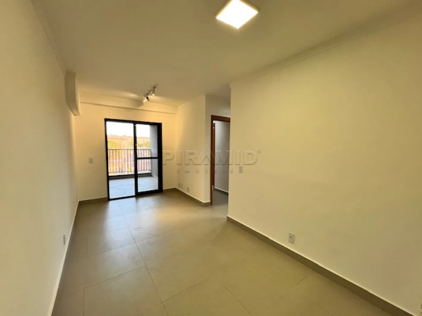 Alugar Apartamento / Padrão em Ribeirão Preto R$ 2.500,00 - Foto 1