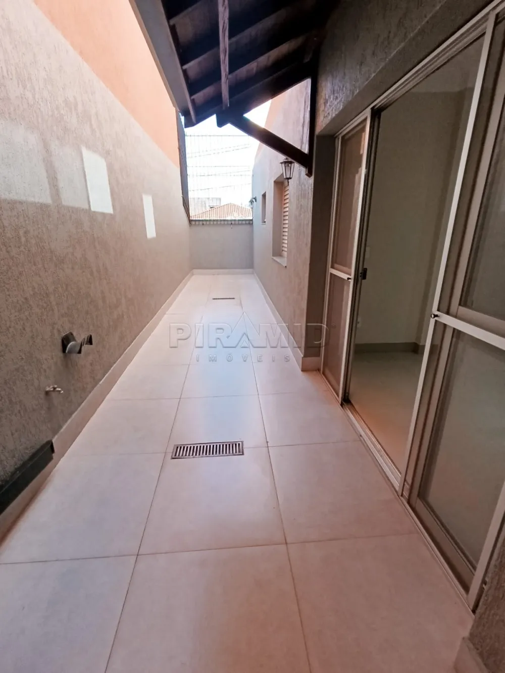 Alugar Apartamento / Padr&atilde;o em Ribeir&atilde;o Preto R$ 1.900,00 - Foto 3