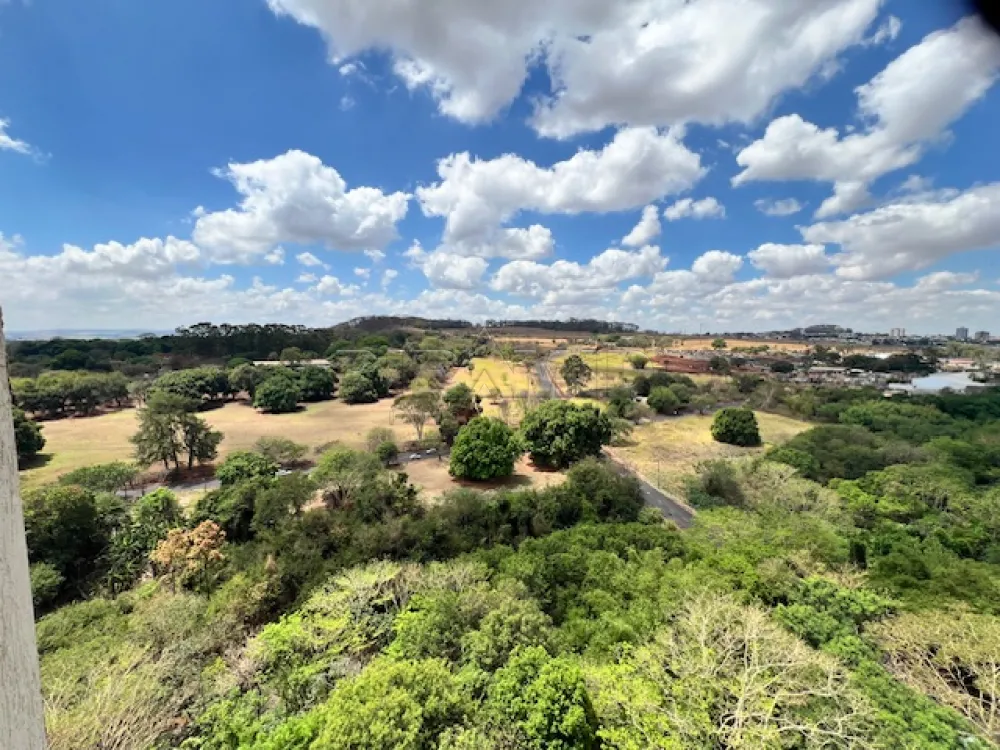 Alugar Apartamento / Padr&atilde;o em Ribeir&atilde;o Preto R$ 1.600,00 - Foto 2