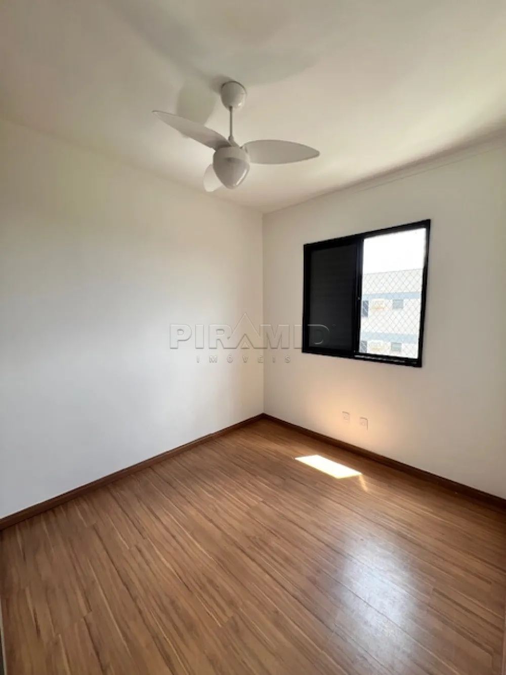 Alugar Apartamento / Padr&atilde;o em Ribeir&atilde;o Preto R$ 1.600,00 - Foto 4