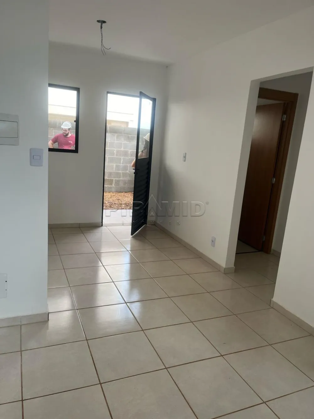 Alugar Casa / Condomínio em Ribeirão Preto R$ 1.300,00 - Foto 4