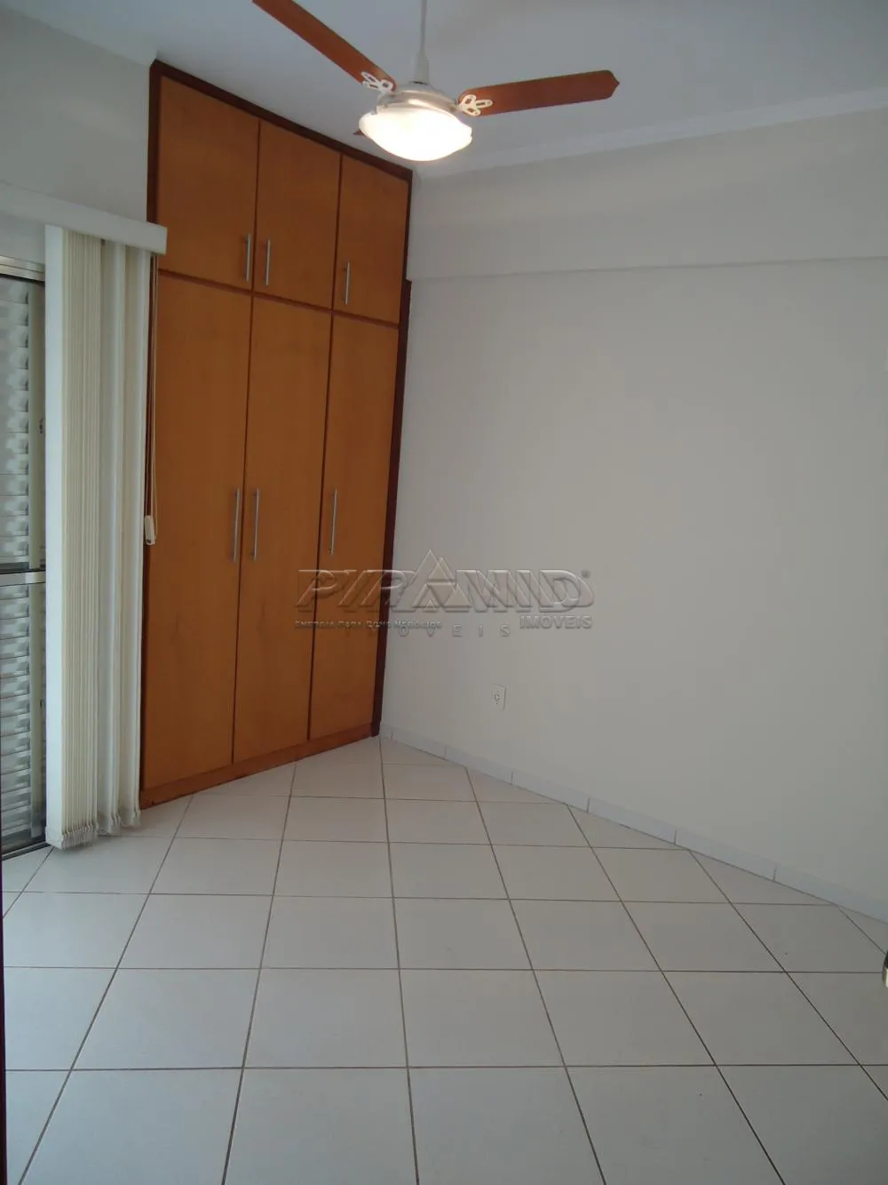 Alugar Apartamento / Padr&atilde;o em Ribeir&atilde;o Preto R$ 880,00 - Foto 3